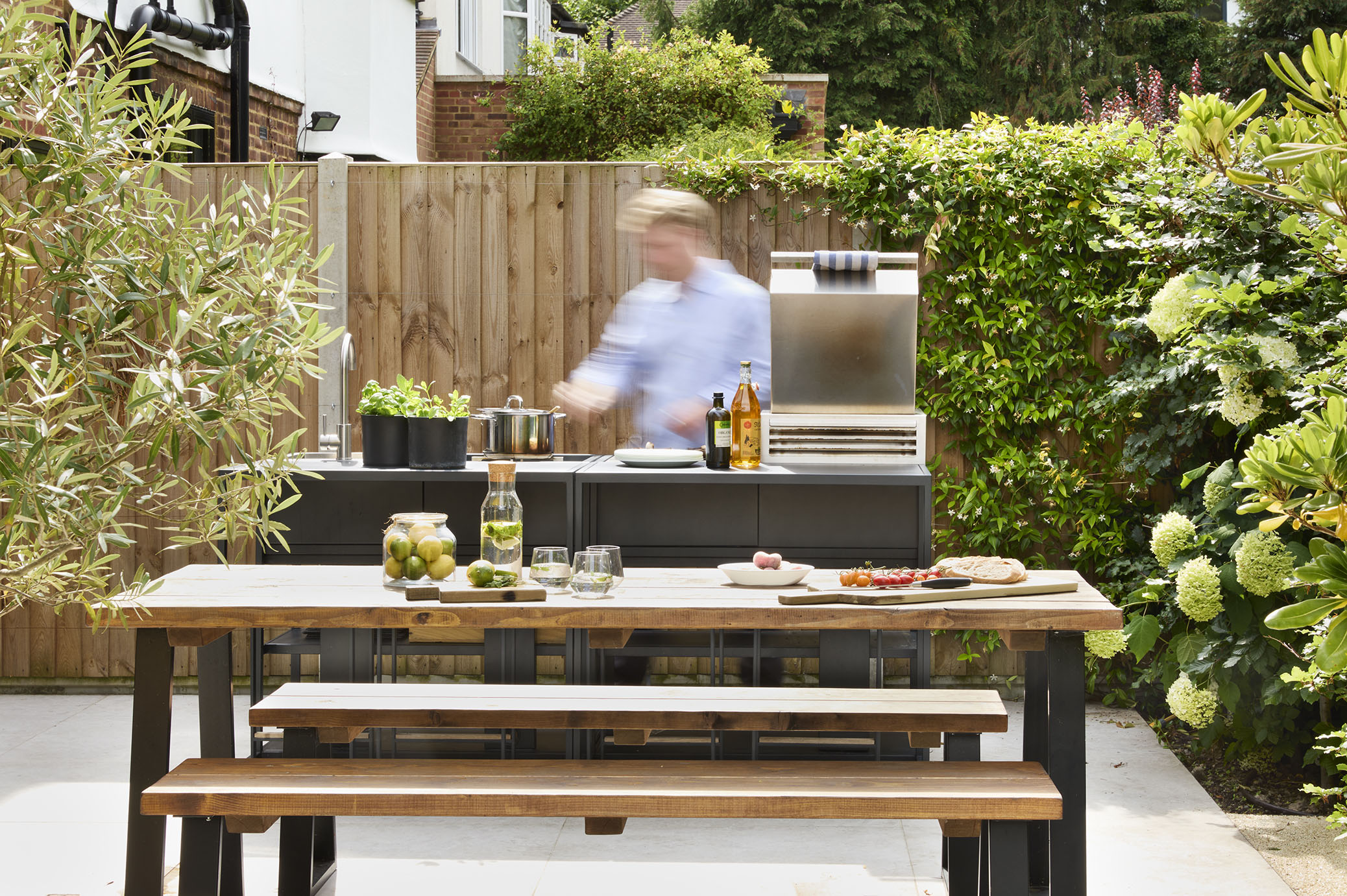 grid imagebalanced-family-living-outdoor